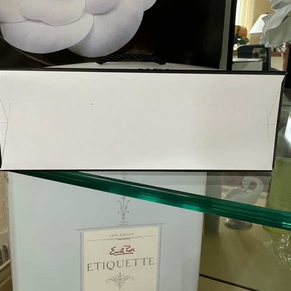 Chanel Small Shopping Bag White/Black - Picture 4 of 4